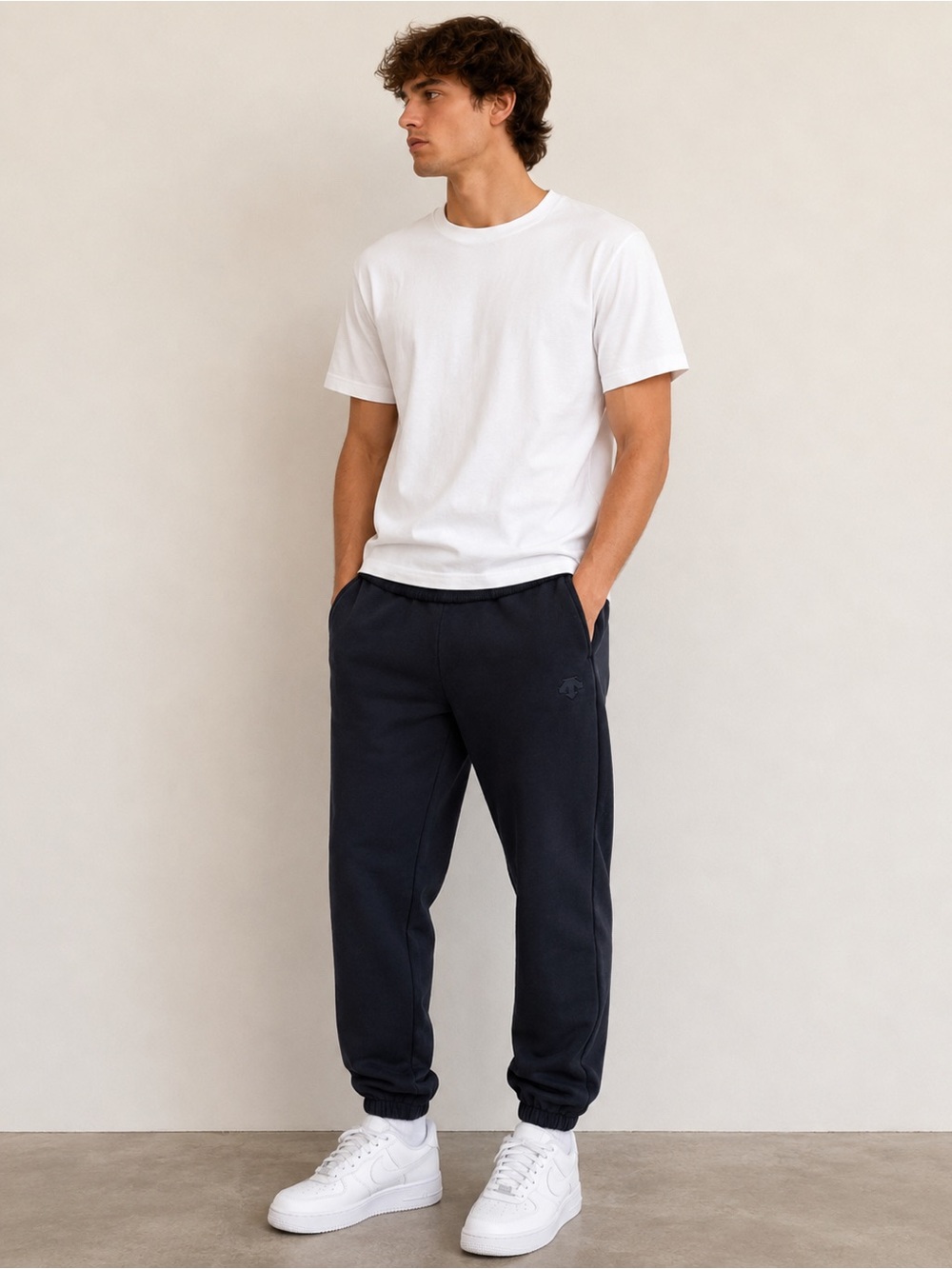Descente Black Jogger Sweatpants – Men’s Athletic Joggers | Premium Performance